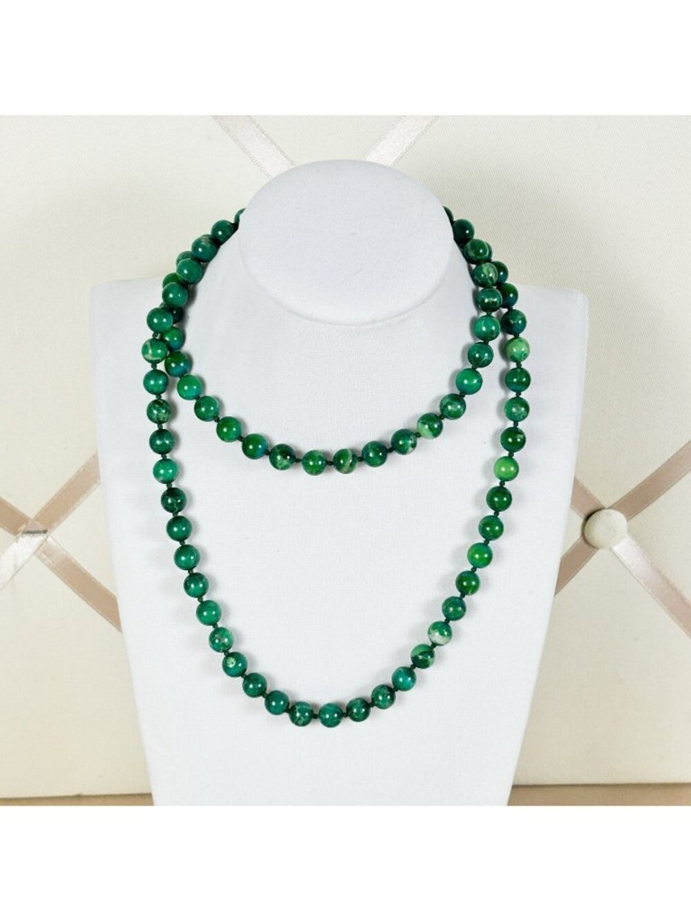 VTG Marbled Green Nephrite Jade Beaded Necklace Hand Knotted 31” B82